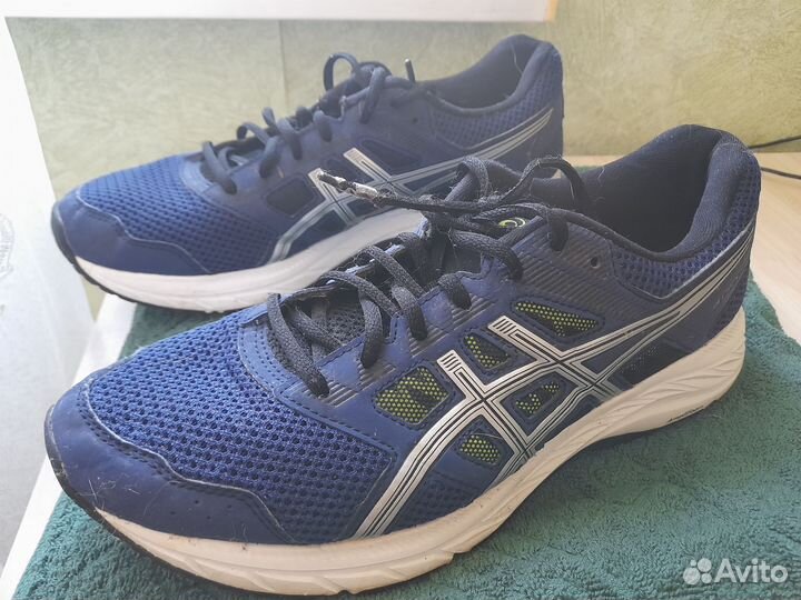 Продаю кроссовки мужские 42-43 б/у