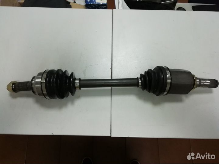 Привод левый Mazda 3 2.0-2,3 АКПП 05-13