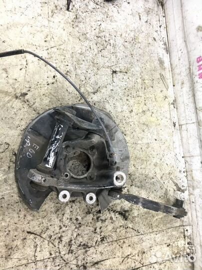 Кулак задний правый Bmw 5-Series E60