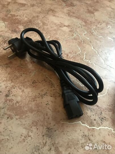 Кабель питания и VGA кабель