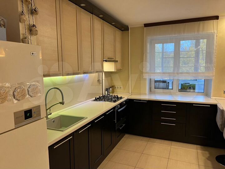 2-к. квартира, 55 м², 3/9 эт.