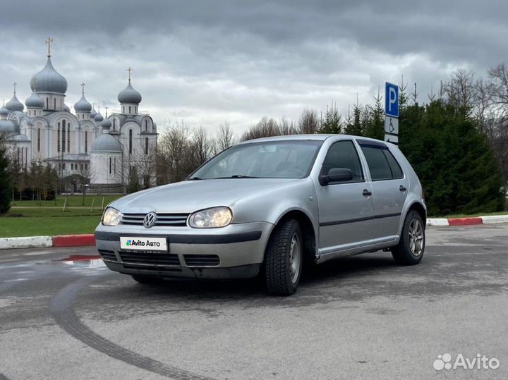 Volkswagen Golf 1.6 МТ, 2001, 293 000 км