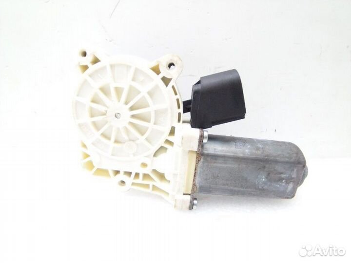 Моторчик стеклоподъемника задний правый Bmw