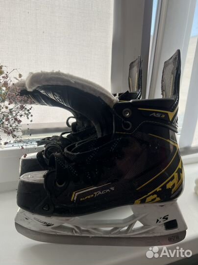 Коньки хоккейные