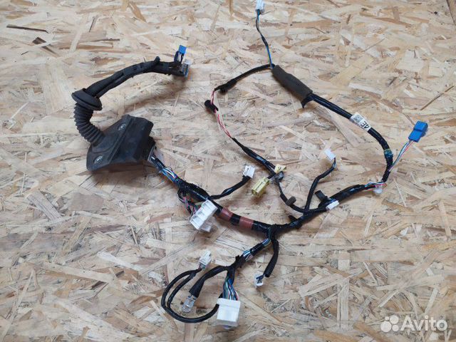 Проводка (коса) дверная задняя правая Lexus Lx 570