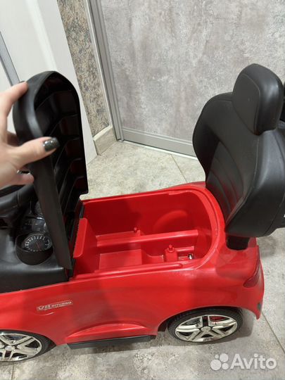 Машинка каталка с ручкой mercedes