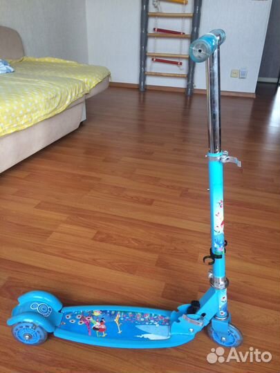 Самокат детский трехколесный