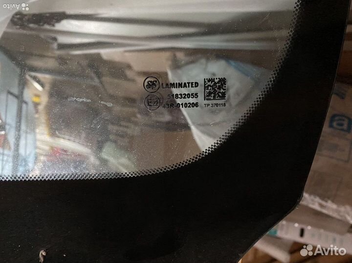 Стекло лобовое на тайоту раф 4