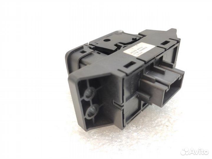 Кнопка стояночного тормоза Nissan Qashqai J11 1.2