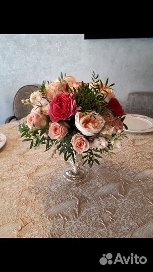 Ком-ции из пионовидных ароматных роз