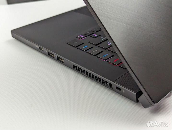 Игровой asus ROG Zephyrus S15 RTX2070/i7/32GB/1TB