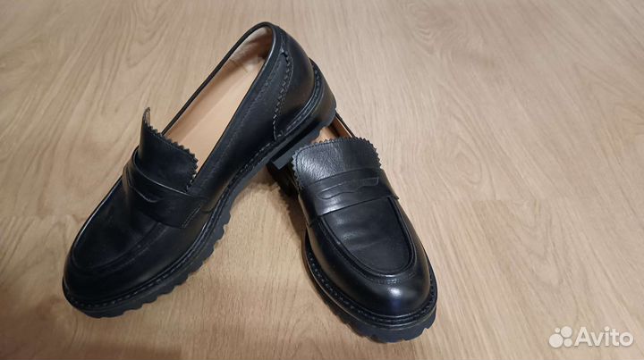 Лоферы женские 38 размер новые