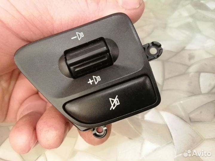 Кнопки руля Kia Ceed 2012