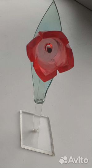 Тюльпан из пластика