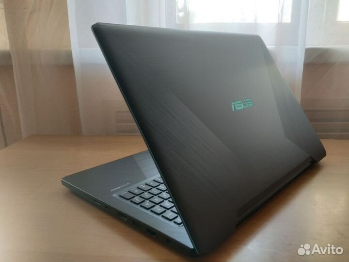 Игровой ноутбук asus