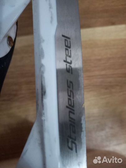 Коньки хоккейные