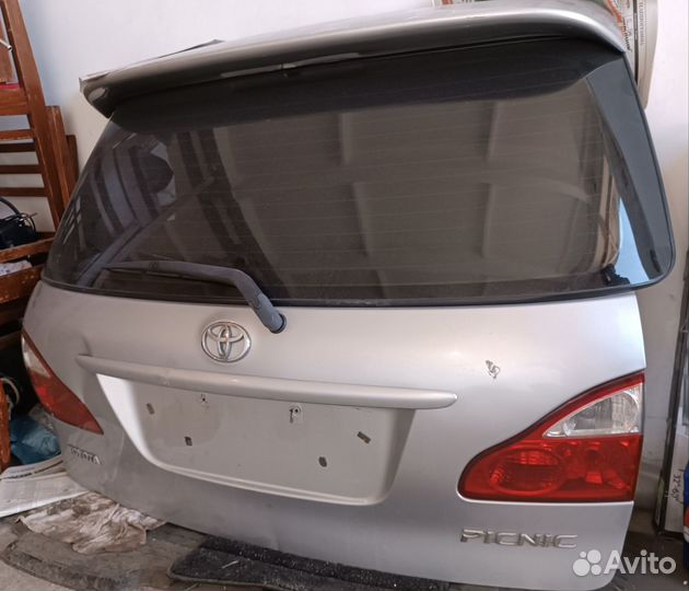 Дверь 5-я Toyota Ipsum Picnic ACM21