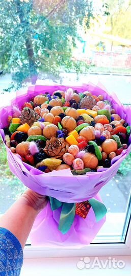 Букеты из орехов и сухофруктов