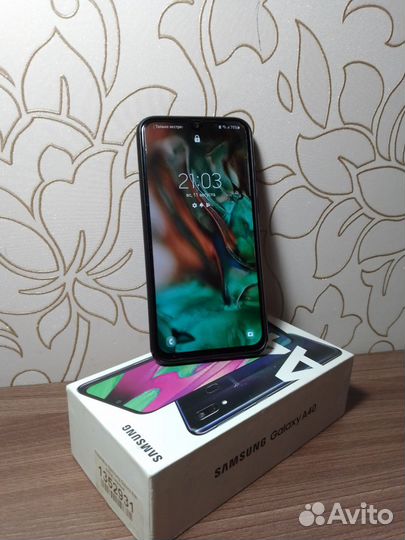 Samsung Galaxy A40, 4/64 ГБ