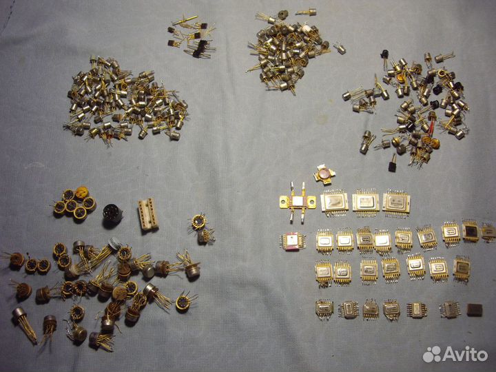 Микросхемы. Транзисторы. Позолочены