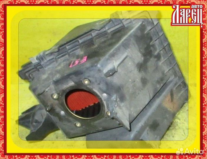 Корпус воздушного фильтра Nissan Elgrand