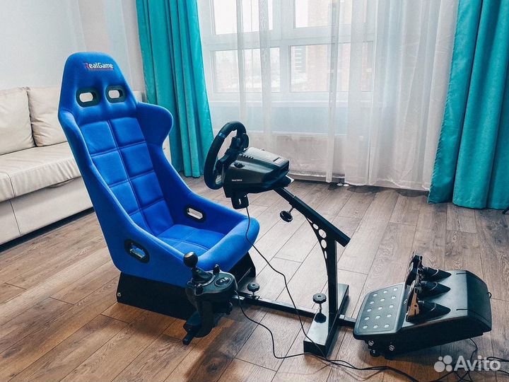 Кокпит для автосимулятора