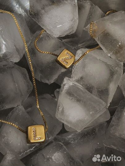 Цепочка с шармом