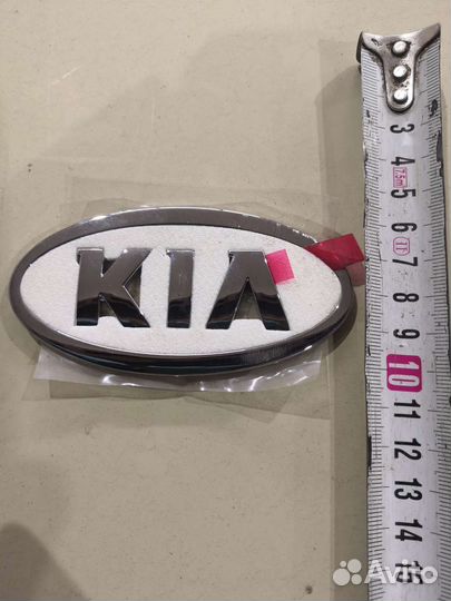 Значок на капот KIA