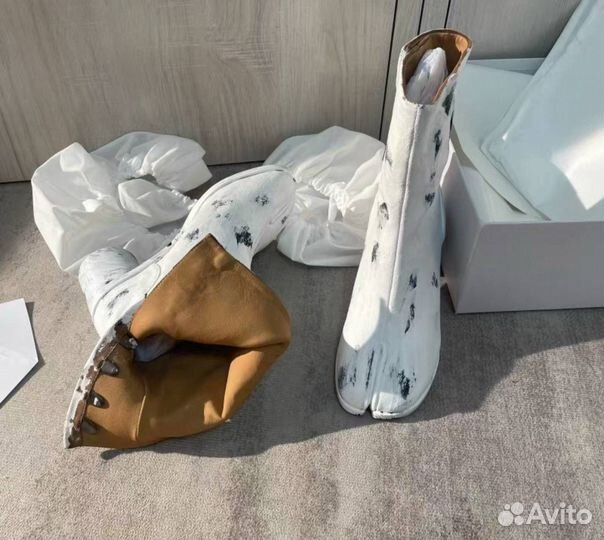 Ботильоны tabi Maison Margiela Graffiti MM6