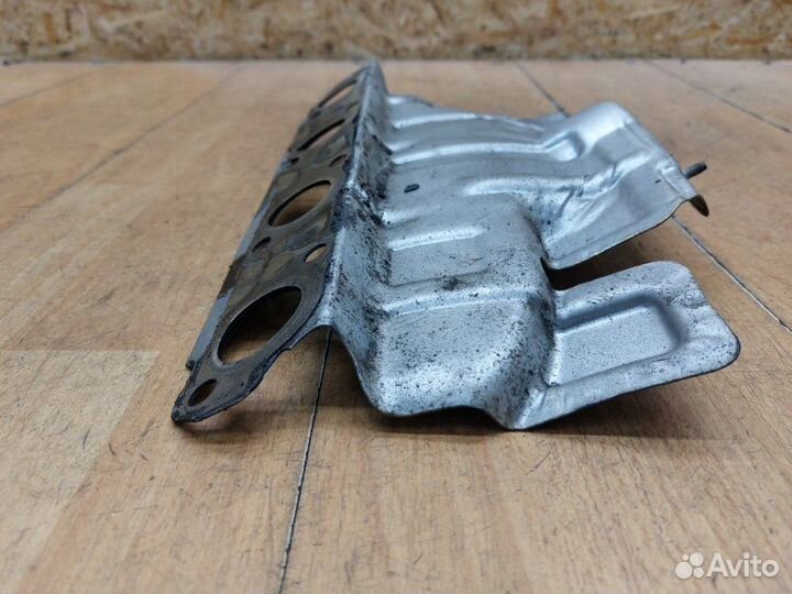 Тепловой экран выпускного коллектора Ford Mondeo