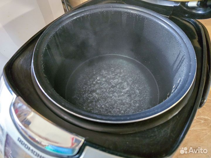 Мультиварка redmond M4502 рабочая