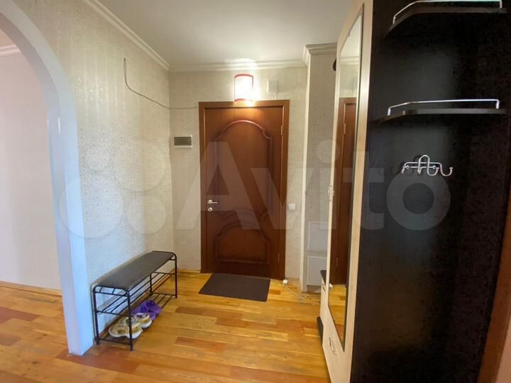 2-к. квартира, 56 м², 1/6 эт.