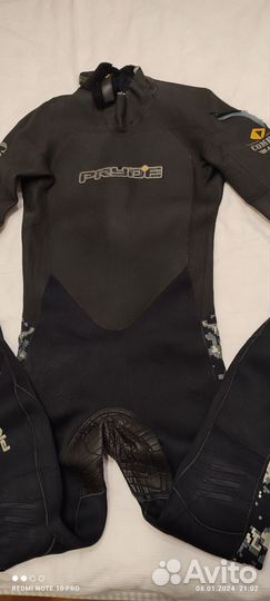Гидрокостюм для серфинга
