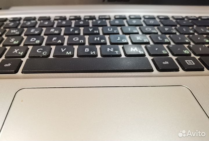 Asus VivoBook Pentium Silver N5000 -GeForce MX110