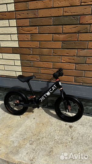 Беговел jet cat