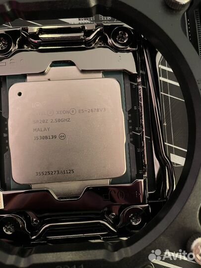 Материнская плата с процессором и памятью