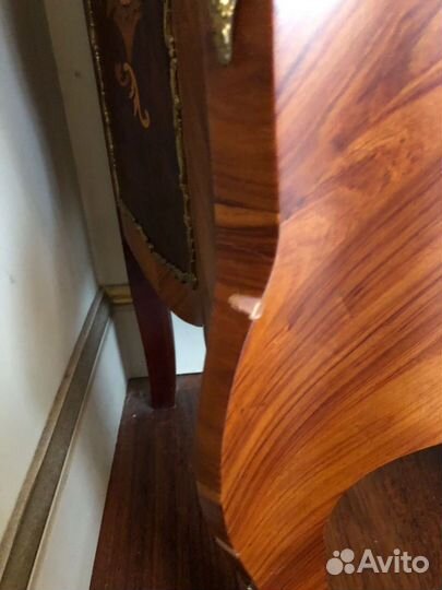 Шкаф витрина бу