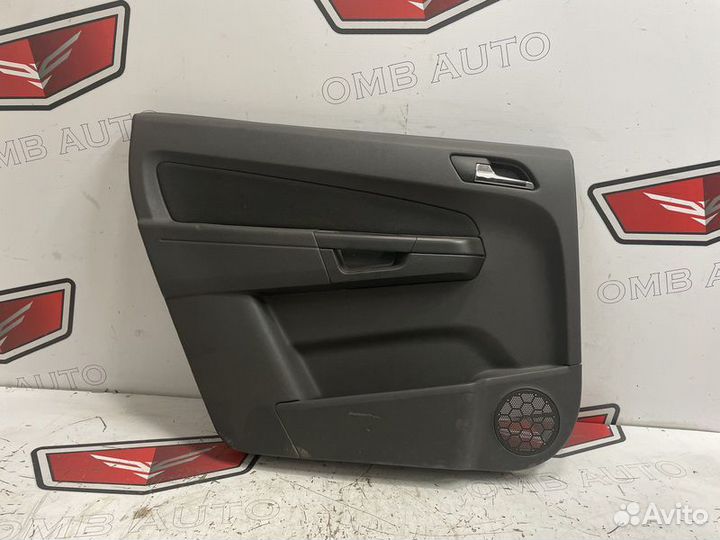 Обшивка задней левой двери Опель Зафира Б