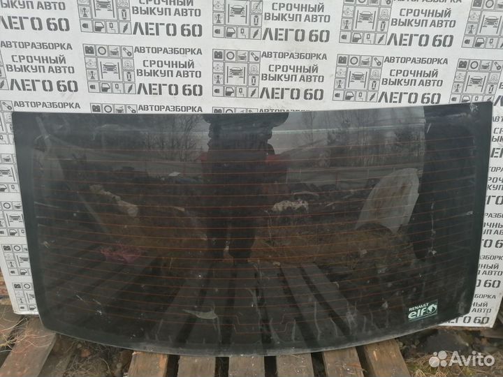 Стекло заднее для Renault Logan