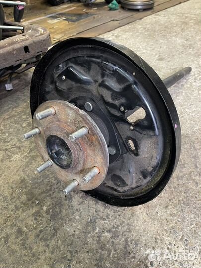 Полусь задняя Mitsubishi L 200 4