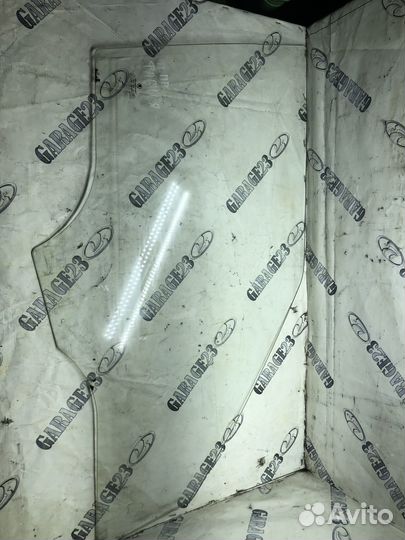 Стекло передней правой двери Skoda Fabia