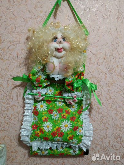 Мадам фу-фу- держатель туалетной бумаги