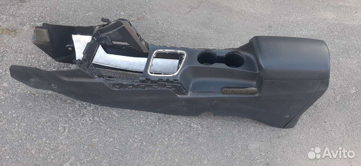 Kia Ceed 2 центральная консоль с подлокотником