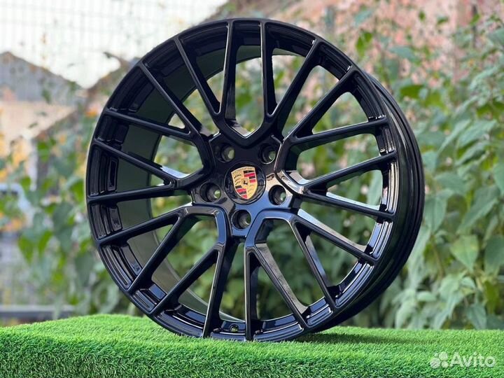 Разноширокие диски на Porsche Cayenne R21