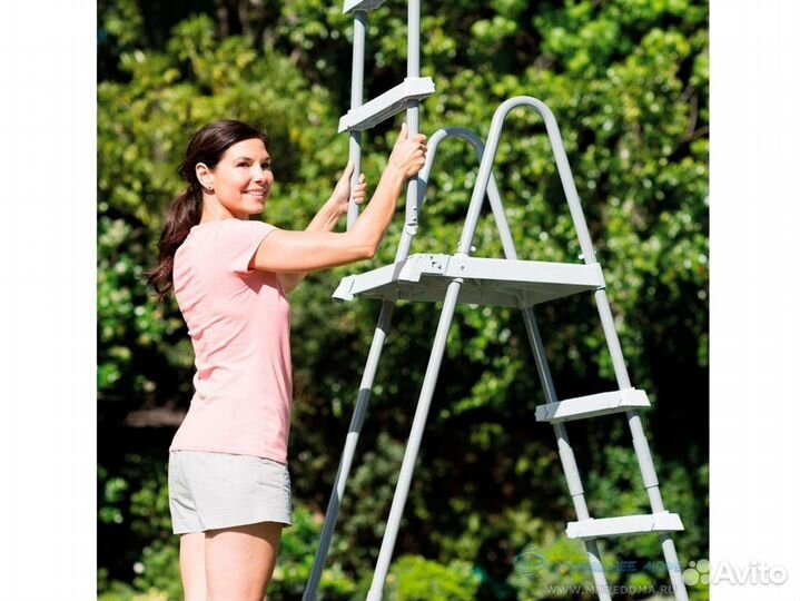 Лестница для бассейна