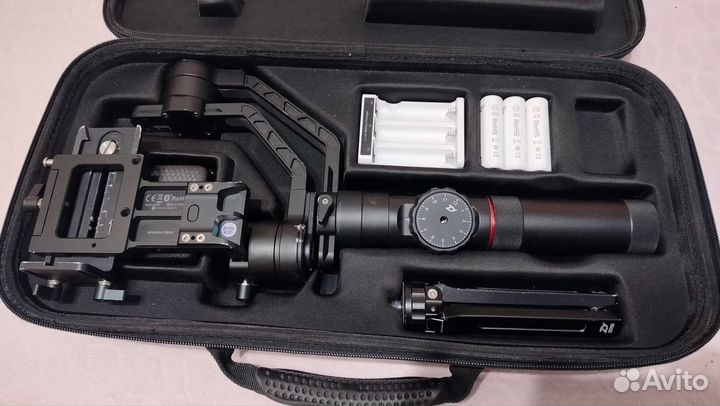 Электронный стабилизатор Zhiyun Crane 2V3