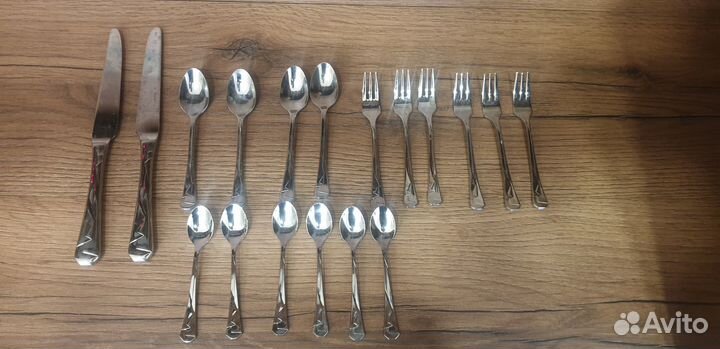 Продаю столовые приборы Zepter