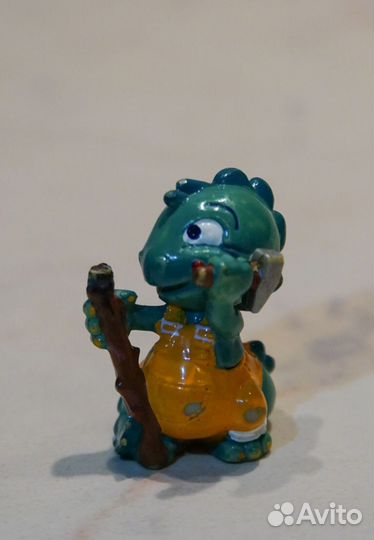 Игрушки из киндера, динозавры, крокодилы, слоны