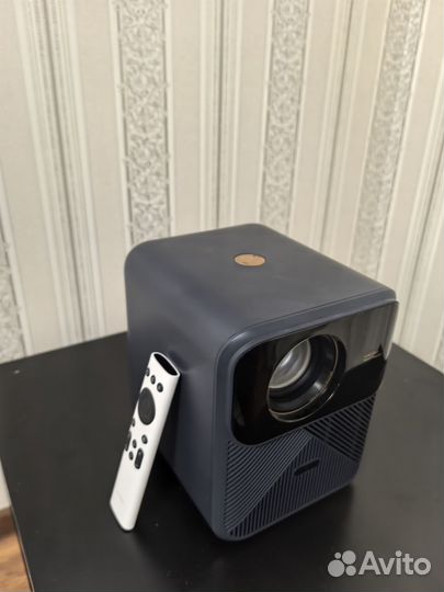 Проектор wando mozart 1 в чёрном корпусе