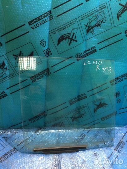 Стекло двери задней правой Toyota Land Cruiser